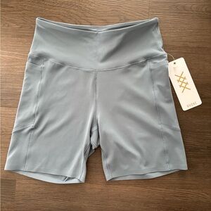 Rhone Sage Mint Green Revive 6” Athletic Short Sz Medium NWT